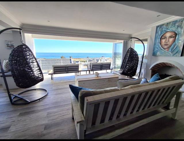 4 BEDROOM HOUSE FOR SALE IN DA GAMA BAY